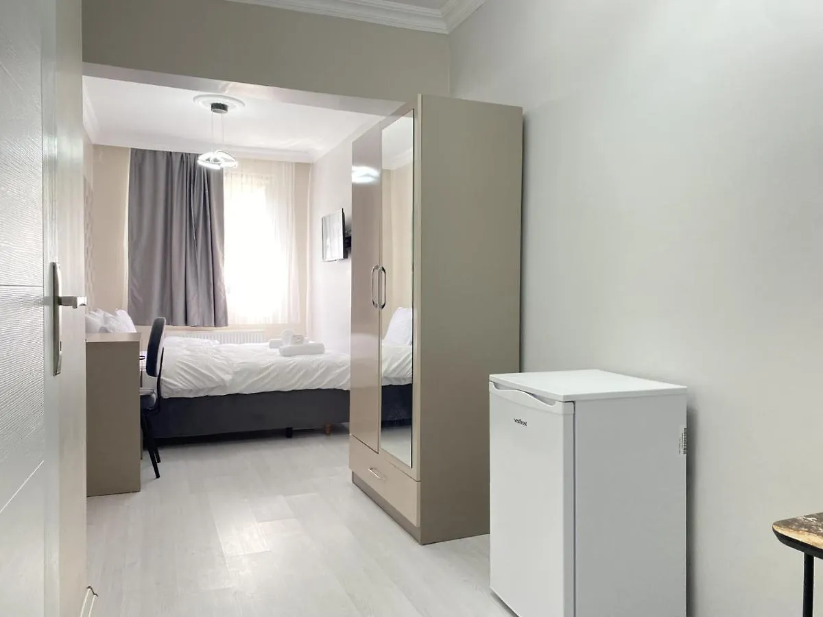 Appartamento Cozy Studio Flat 1 Min To Trump Mall In Sisli Provincia di Provincia di Istanbul